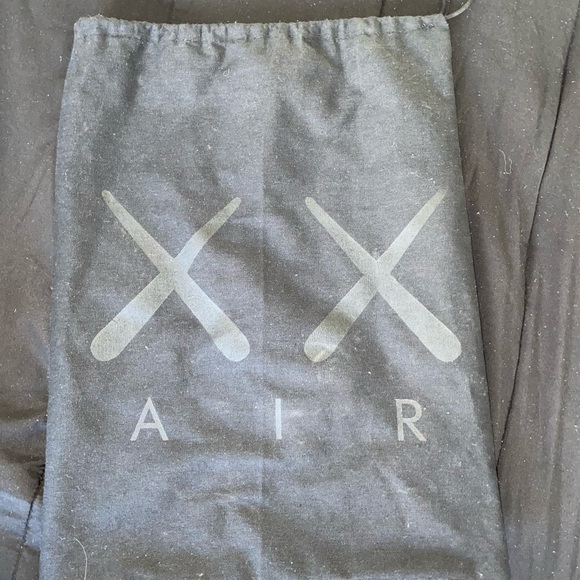 Jordan size 10.5 KAWS 4’s - Picture 3 of 6